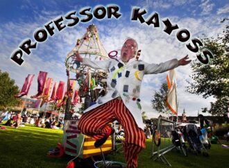Prof Kayoss and chums fight climate change from a yurt