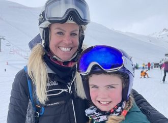Help skier Jolie race to the top